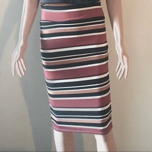 Stripped pencil skirt